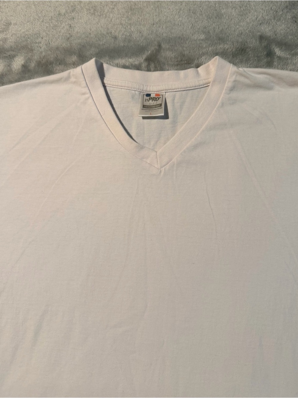 21 Pro USA Heavyweight | White V-Neck Tee | Size Large